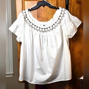 Women's Old Navy White Embroidered Top-Size XXL 100% Cotton